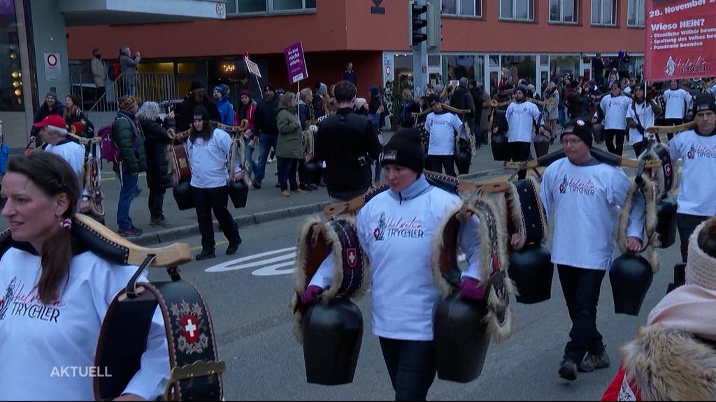 Riesige Corona-Demonstration in Zürich West