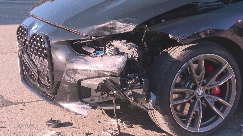Unfall nach Flucht: Zwei Autofahrer wollen in Kriegstätten der Polizei davonfahren