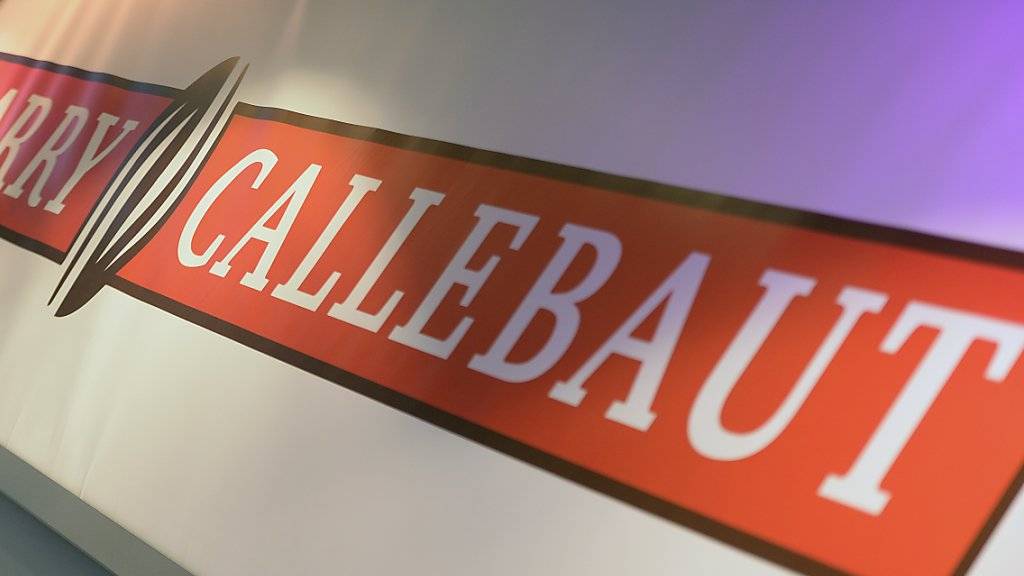 Barry Callebaut will weiter wachsen und hat per Ende 2016 die belgische Schokoladenfabrik Mondelez International gekauft. Jährlich fliessen aus dieser Transaktion 30'000 Tonnen Flüssigschokolade an den Zürcher Schokoladenhersteller. (Archiv)