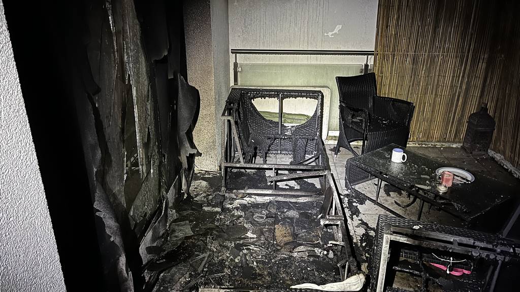 Balkon-Lounge fängt Feuer und verursacht Sachschaden von 15'000 Franken