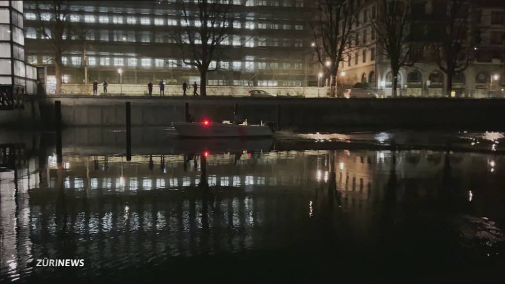 Mann treibt leblos in der Limmat