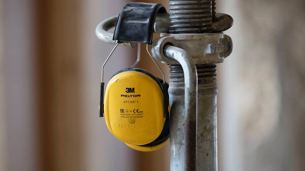 Am Donnerstagmittag ereigneten sich im Kanton Zug drei Arbeitsunfälle. (Symbolbild)