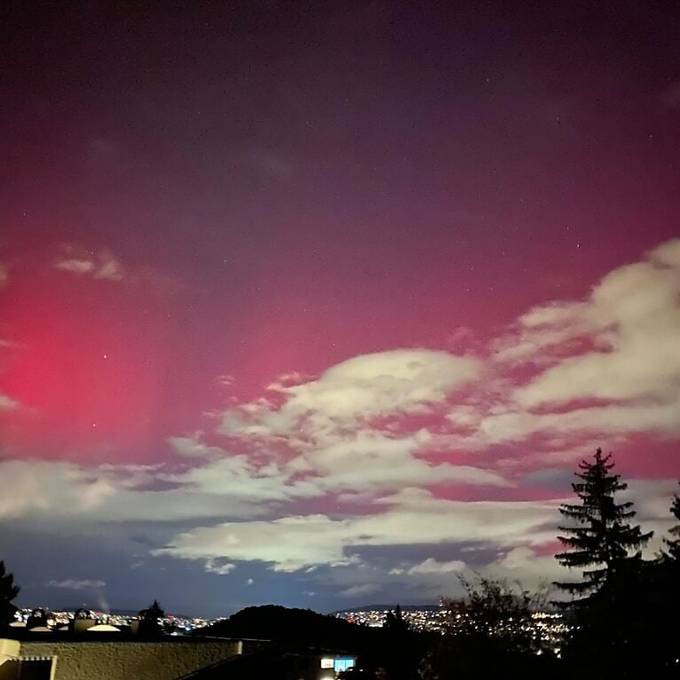 Polarlichter erleuchten Zürcher Nachthimmel