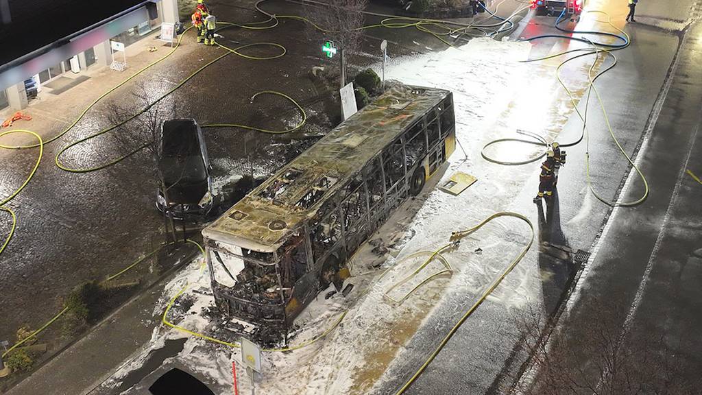 Nach Postauto-Brand mit sechs Toten: Behörden informieren