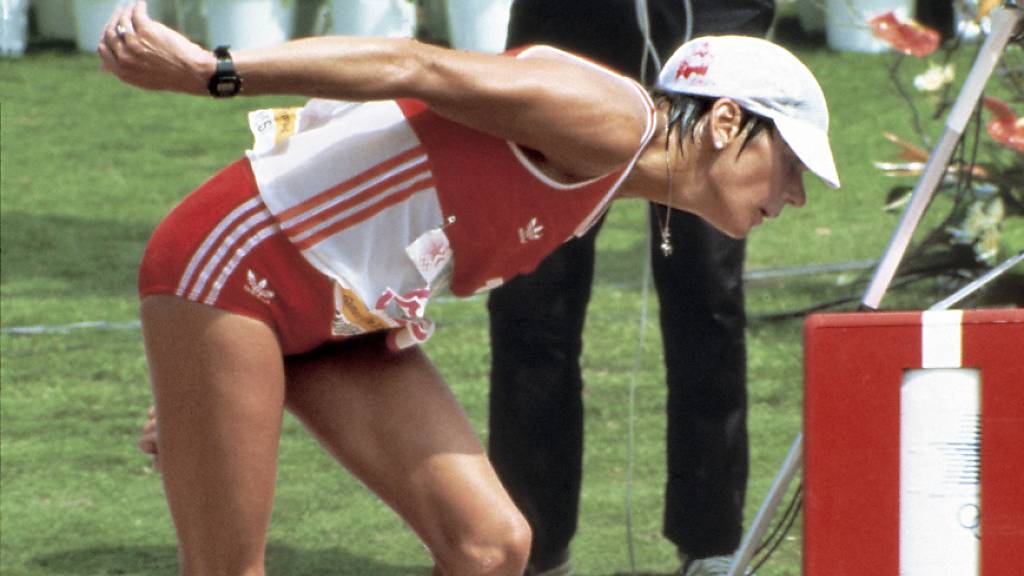 Gaby Andersen-Schiess schleppt sich bei den Olympischen Spielen 1984 in Los Angeles mit letzter Kraft ins Ziel