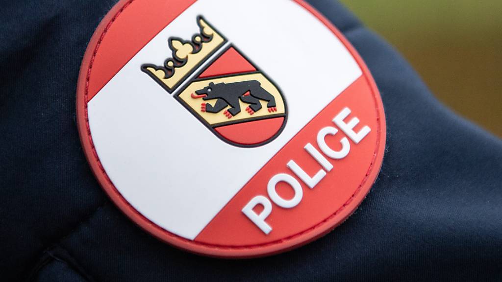 Die Kantonspolizei Bern ermittelt unter der Leitung der regionalen Staatsanwaltschaft Berner Jura-Seeland und der kantonalen Jugendanwaltschaft weiter.