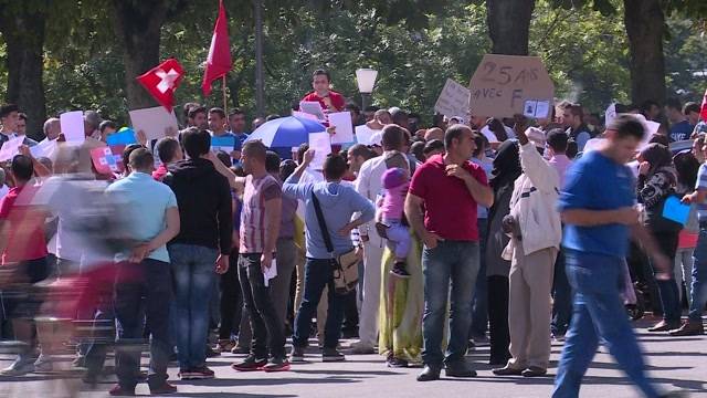 Flüchtlinge protestieren gegen den F-Ausweis