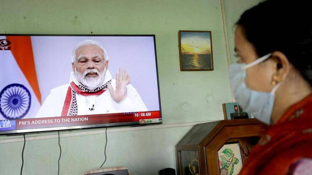 Der indische Premierminister Narendra Modi verkündet die Verlängerung der Ausgangssperre in einer Fernsehansprache.