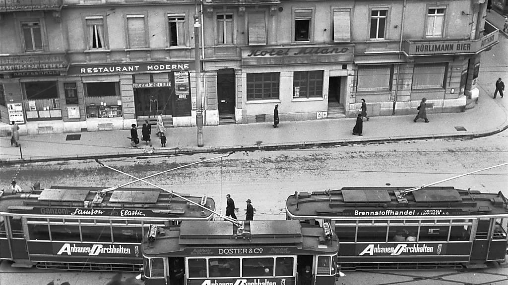 In Winterthur fuhren einst Trams, hier auf einer Archivaufnahme aus dem Jahr 1944. Die Stadt prüft nun, ob wieder ein Tramnetz aufgebaut werden soll. (Archivbild)