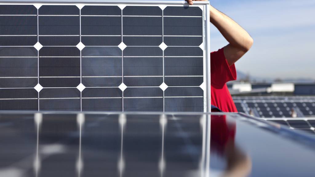 Der Anteil von Solarstrom am Schweizer Gesamtverbrauch dürfte 2025 auf rund 14 Prozent steigen. (Symbolbild)