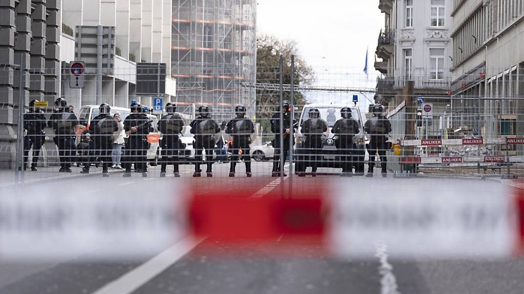 Die Teilnahme an einer unbewilligten Demo in der Stadt Zürich soll gemäss Stadtrat nicht mehr länger strafbar sein. (Symbolbild)
