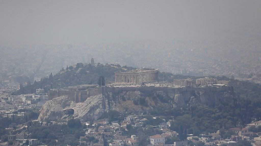 Dicke Luft: Wegen der Feuer auf Euböa klagten die Menschen in Athen über Brandgeruch.