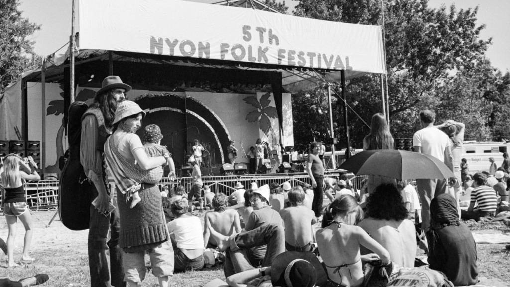 An seiner fünften Ausgabe 1980 war es noch das «Nyon Folk Festival» und lockte rund 50'000 Menschen an. Heute besuchen fünfmal so viele das Paléo Festival in Nyon. (Archivbild)