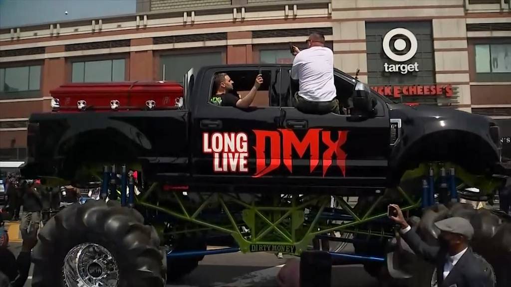 Sarg von Rapper DMX fährt auf Monstertruck zur Trauerfeier