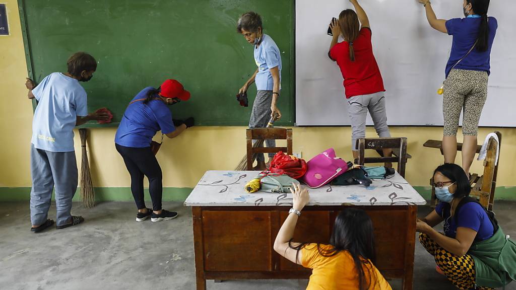 Nach mehr als zweijähriger Schliessung wegen der Corona-Pandemie öffnet der überwiegende Teil der philippinischen Schulen am Montag wieder für den Präsenzunterricht. Wegen der Pandemie waren sie im März 2020 geschlossen worden. (Archivbild)