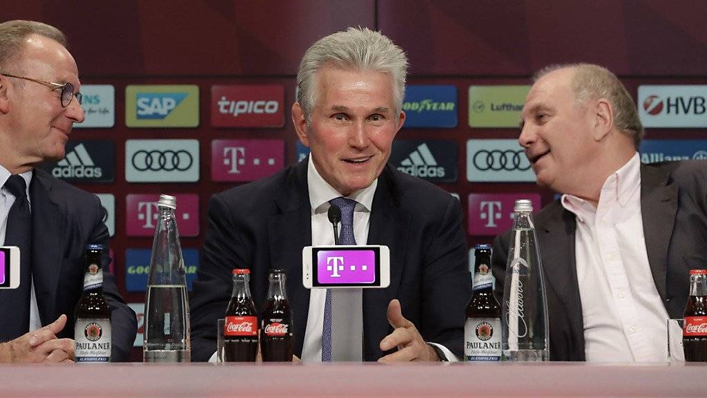 Jupp Heynckes (Mitte) will Bayern München zurück auf die Erfolgsspur bringen