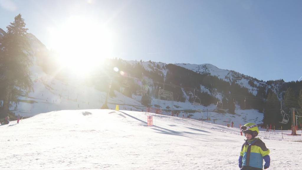 Tiefgelegene Skigebiete kämpfen mit Schneemangel