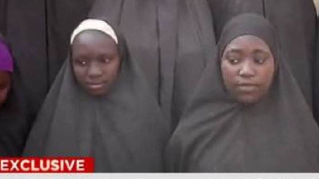 Laut CNN haben drei Mütter die verschleppten Mädchen im Video erkannt.