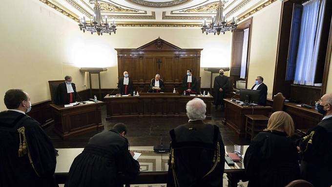 Vatikan-Gericht verhängt fast neun Jahre Haft gegen Ex-Bankchef