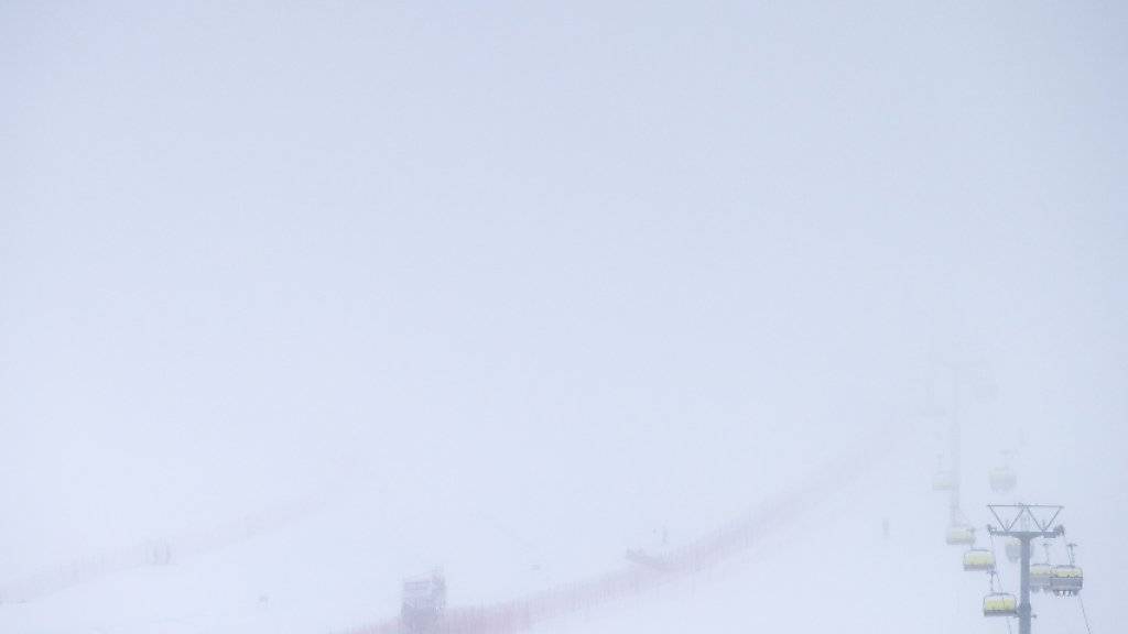 Nebel und Schneefall liessen in Val d'Isère kein Training zu