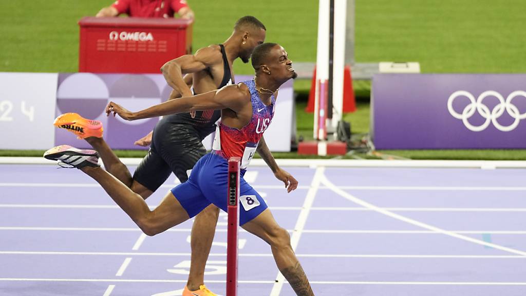 Knappe Entscheidung: Der Amerikaner Quincy Hall sichert sich über 400 m dank eines fulminanten Endspurts die Goldmedaille vor dem Briten Matthew Hudson-Smith