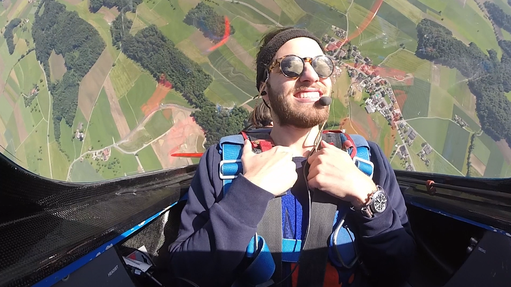 Auftragswoche: Maximilian Baumann lernt Kunstflug 