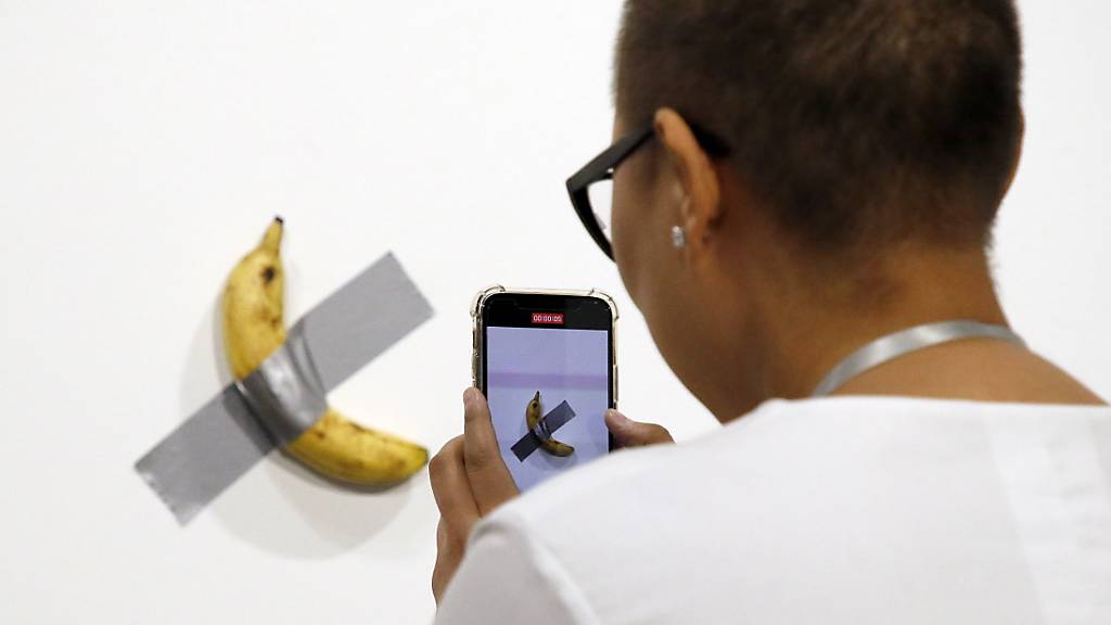 Auf der ArtBasel Miami hat ein Mann ein Kunstobjekt - eine Banane - einfach aufgegessen. (Archivbild)