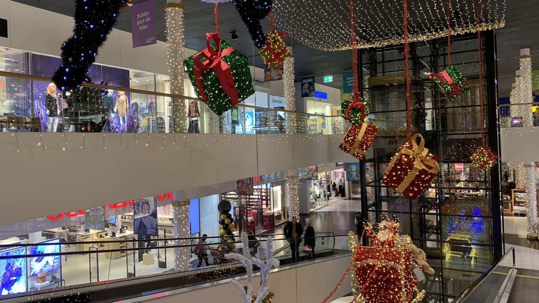 Weihnachtsbeleuchtung Shopping Arena