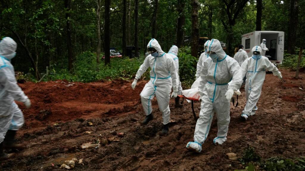 Überall Leichensäcke in Nepal: NGO warnt vor Krankheiten