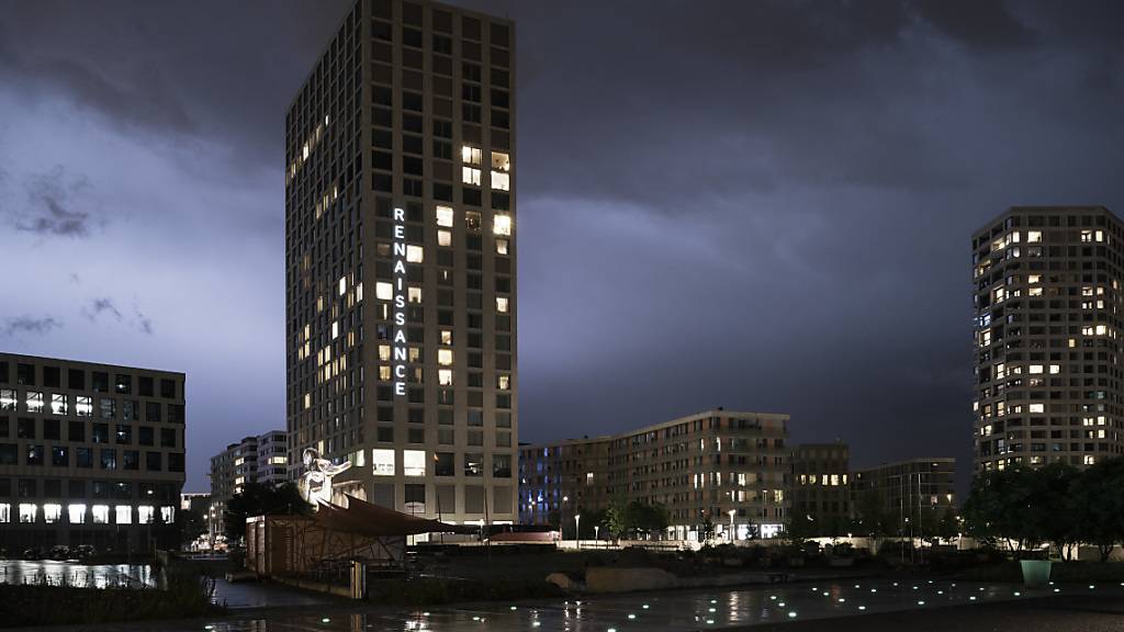 Der Mobimo Tower (links) in Zürich: Das Luzerner Immobilienunternehmen ist bislang gut durch die Krise gekommen. (Archivaufnahme)