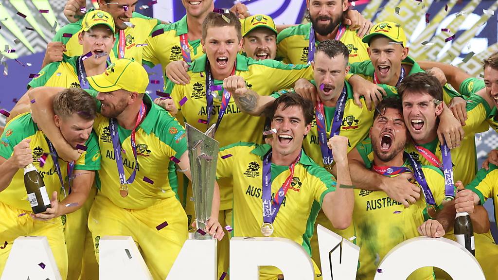 Das australische Team bejubelt den ersten T20-Cricket-WM-Titel