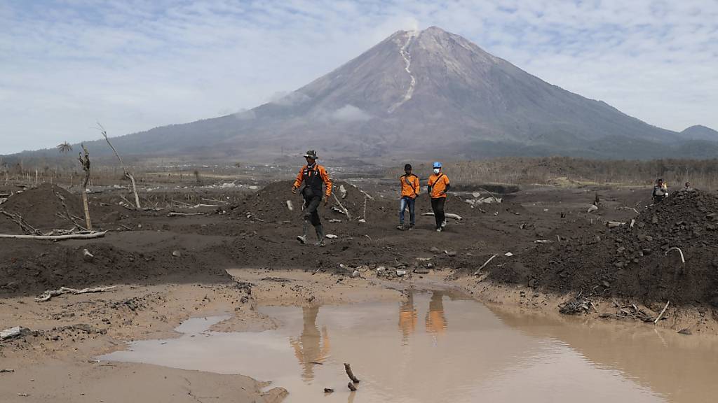 Nach Vulkanausbruch auf Java: Zahl der Toten steigt auf 39