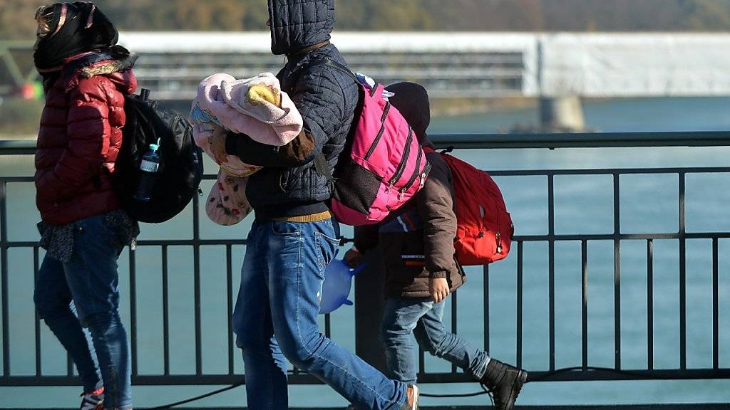 Der Chef einer Schlepperbande wurde verurteilt, weil er Flüchtlinge über die Schweiz von Italien nach Deutschland geschleust hatte. (Symbolbild)