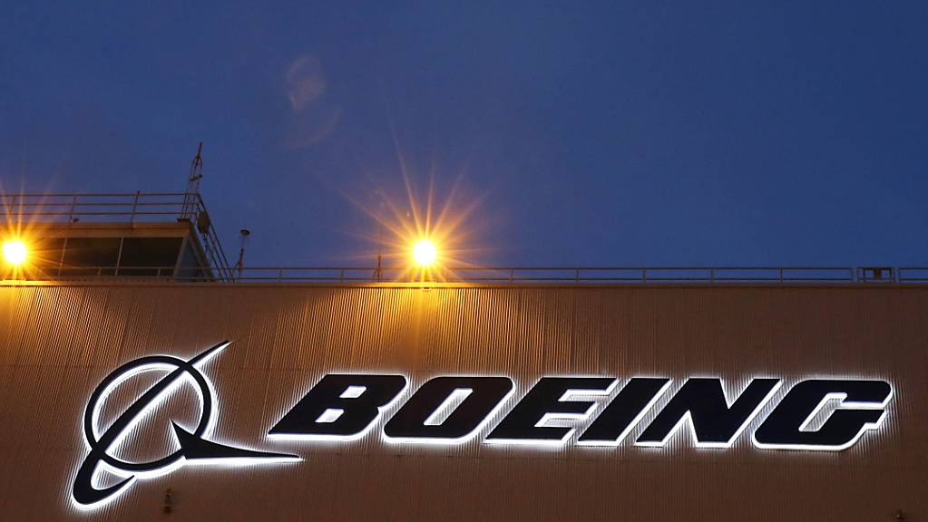 Die Qualitätskontrollen beim US-amerikanischen Flugzeugbauer Boeing werden am Mittwoch im Mittelpunkt einer Anhörung im US-Senat stehen. Im Unterausschuss für Ermittlungen soll unter anderem ein Boeing-Mitarbeiter aussagen, der nun als Whistleblower auftritt. (Archivbild)
