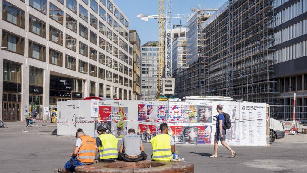 Gewerkschaft Unia ruft «Notstand Hitze» auf dem Bau aus