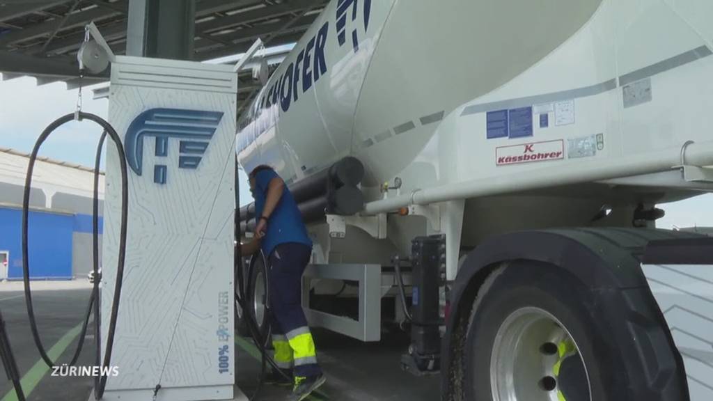 Logistik ohne Emissionen: Grösster Schnellladepark für E-LKWs