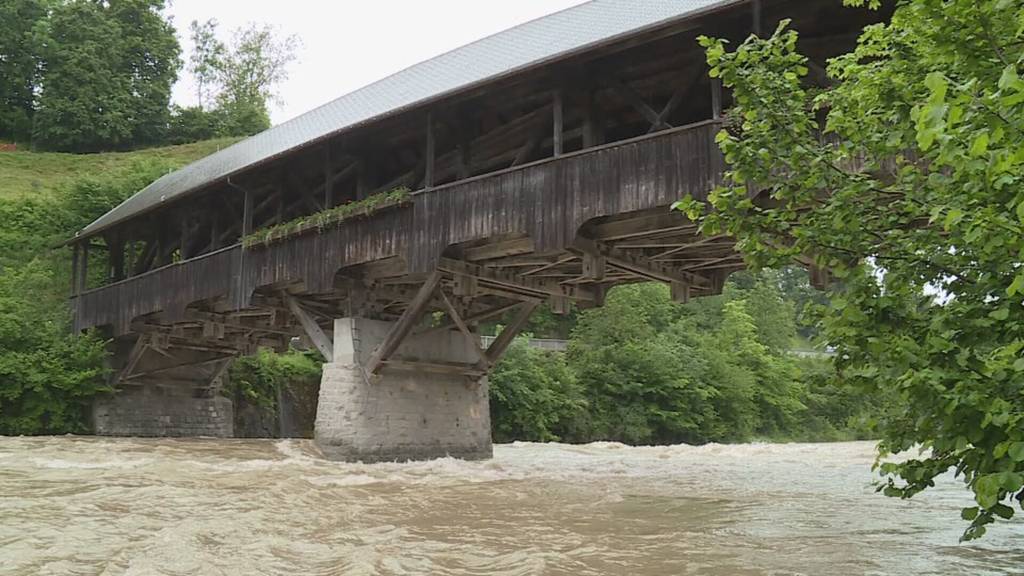 So ein Seich: Pausenloser Regen sorgt für Unwettergefahr