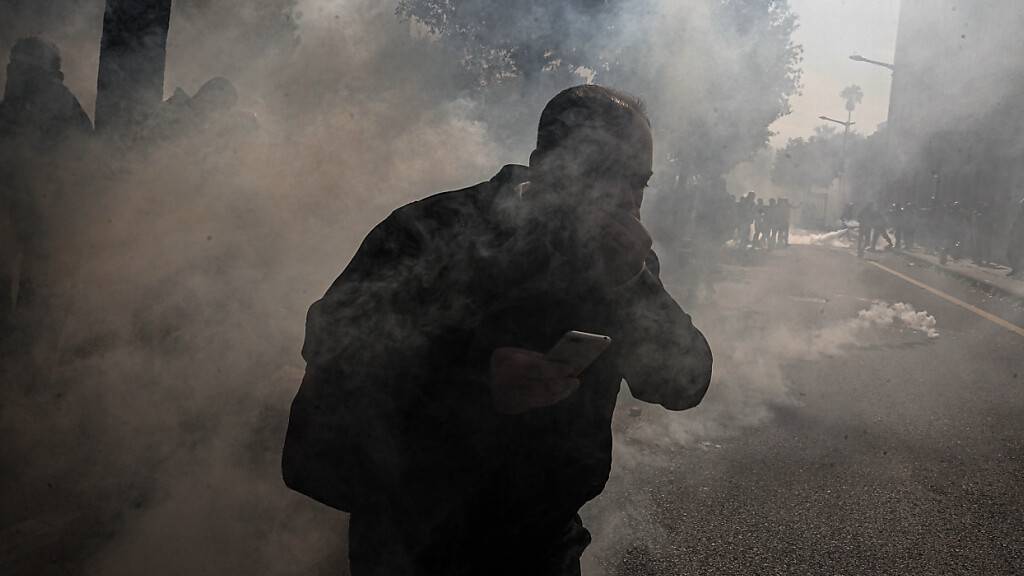 ARCHIV - Weil die Hisbollah nach der Tötung Nasrallahs stark geschwächt ist, gibt es Sorge vor einem neuen Ausbruch von Konflikten in dem konfessionell stark gespaltenen Land. Foto: Marwan Naamani/dpa