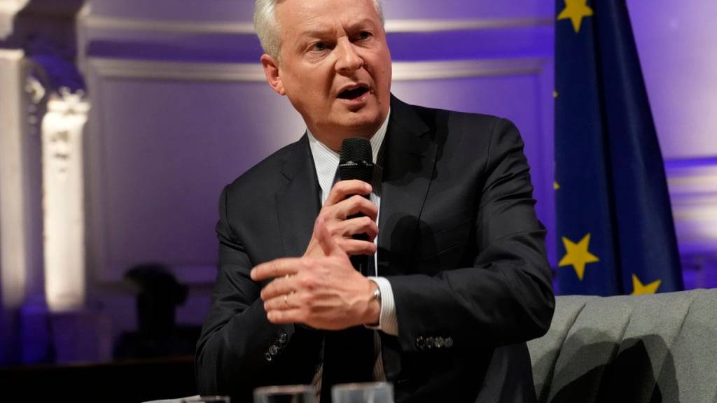 ARCHIV - Der französische Finanzminister Bruno Le Maire nimmt an einem Treffen mit dem französischen Unternehmerverband (MEDEF) teil. Foto: Thibault Camus/AP/dpa