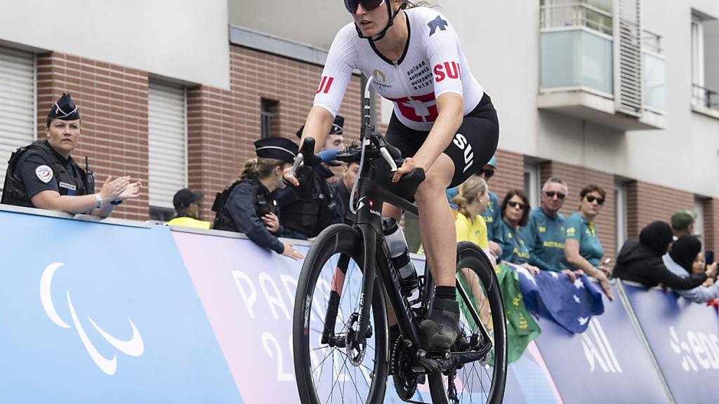 Flurina Rigling fährt an den Paralympics im Strassenrennen auf Platz 2. Es ist ihre zweite persönliche Medaille in Paris und die 18. für die Schweizer Delegation