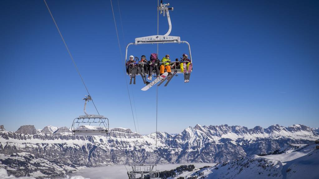 Volle Sessellifte - die Ostschweizer Skigebiete sind mit der aktuellen Wintersaison zufrieden.