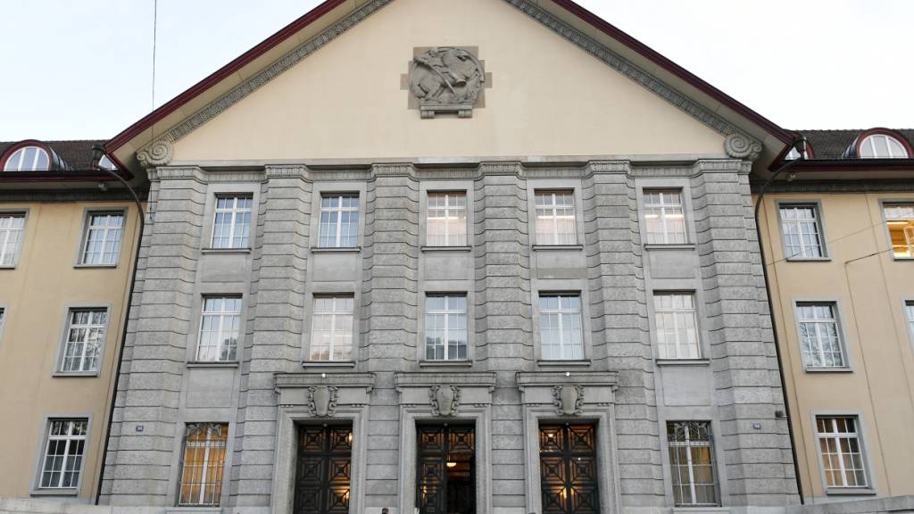 Mit der Messerattacke hoffte der Beschuldigte, ausgeschafft zu werden. (Archivbild)
