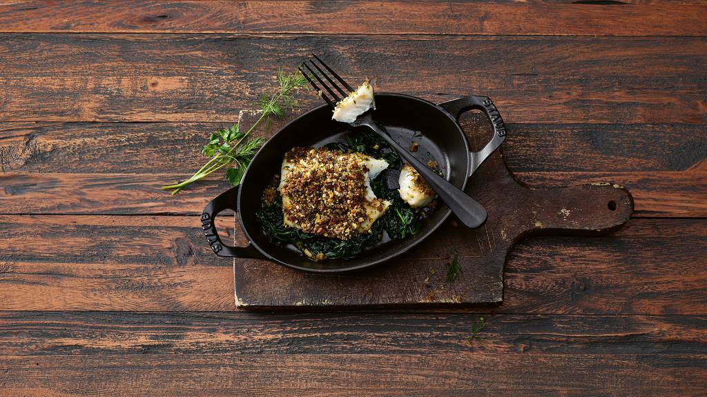 Kochen Wildeisen Schnelle Küche Fischfilet mit Tomaten Kräuter Kruste