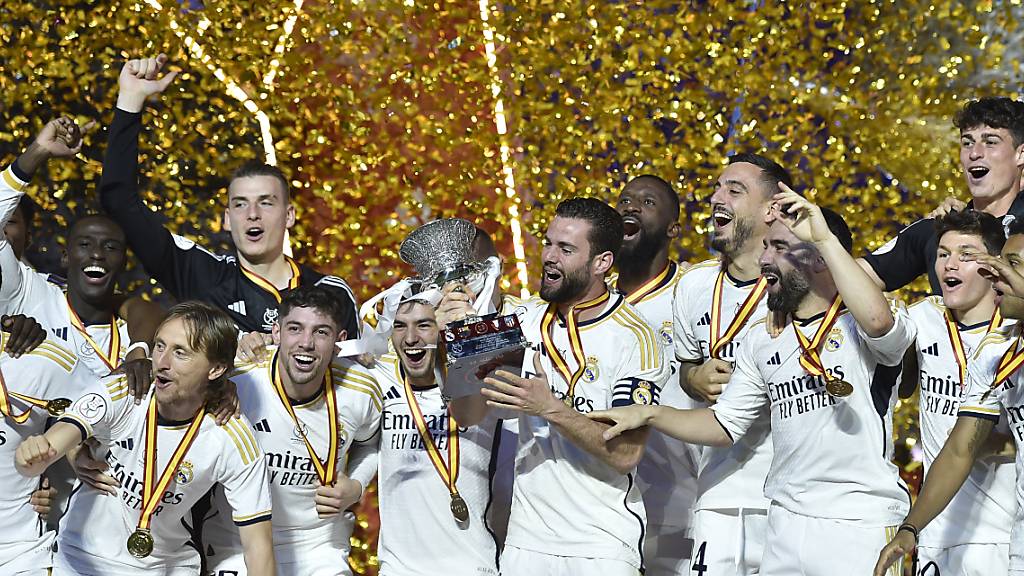 Die Spieler von Real Madrid feiern Mitte Januar den Gewinn des spanischen Supercups