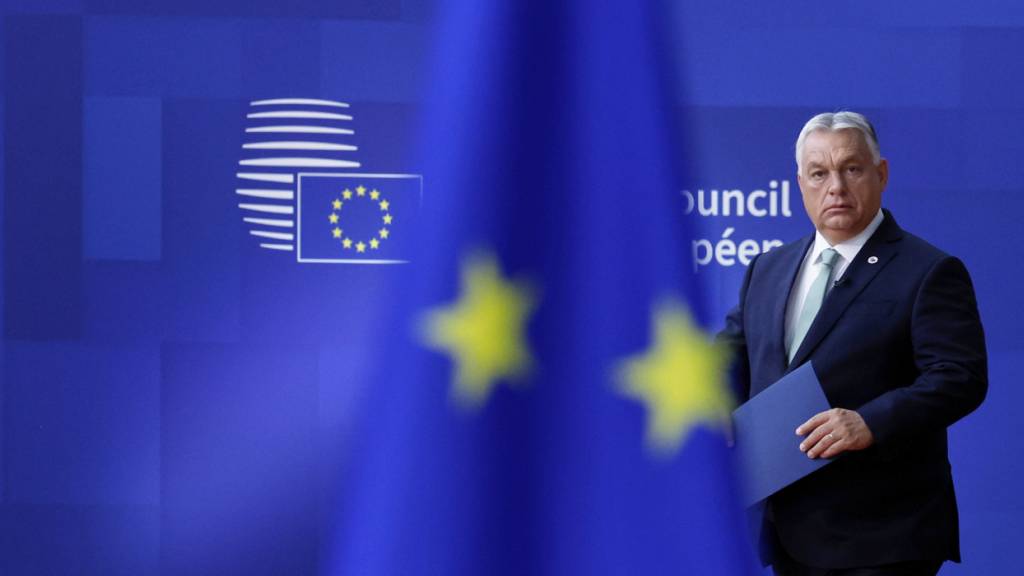 ARCHIV - Ungarns Ministerpräsident Viktor Orban trifft im Gebäude des Europäischen Rates in Brüssel zu einem EU-Gipfel ein. Foto: Omar Havana/AP/dpa