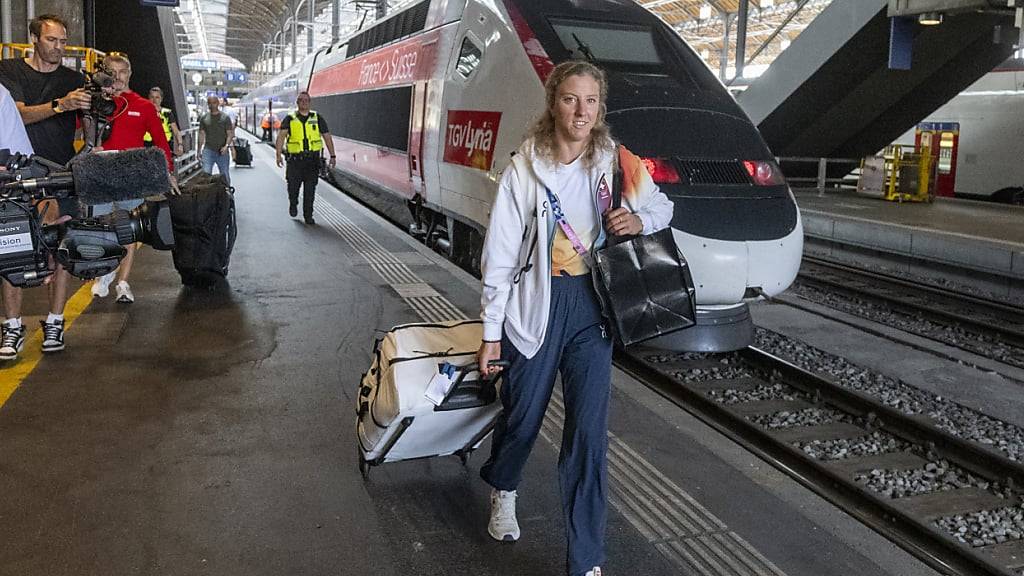 Am Mittwoch noch in Basel, steigt die Triathletin Julie Derron noch einmal in den Zug nach Paris, um bei der Schlussfeier die Schweizer Fahne ins Stade de France zu tragen