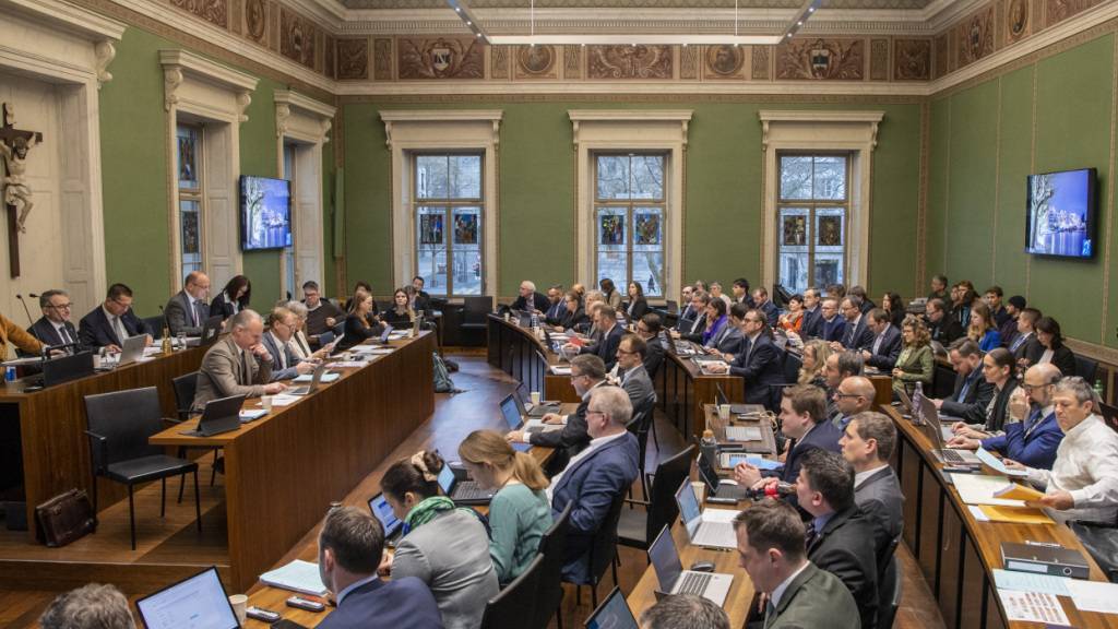 Der Zuger Kantonsrat hat 14,8 Millionen Franken gesprochen für eine Sanierung der Schochenmühlestrasse im Abschnitt Lorze-Steinhauserstrasse. (Symbolbild)