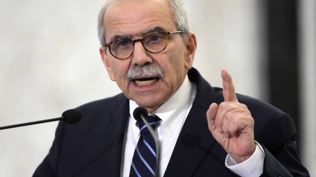 ARCHIV - Der libanesische Ministerpräsident Nawaf Salam. Foto: Hassan Ammar/AP/dpa/Archivbild