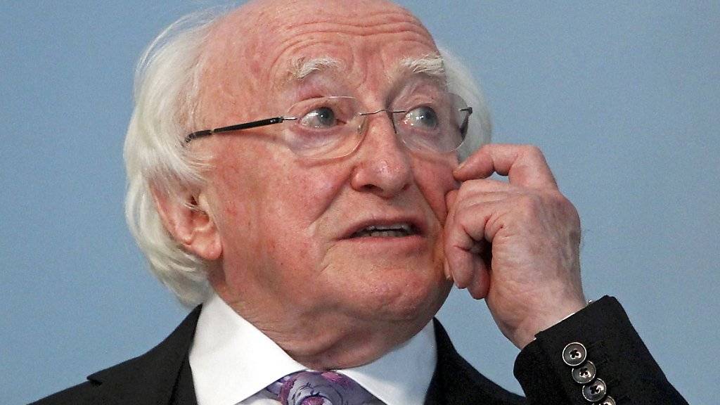 Irlands Präsident wurde klar für eine zweite Amtszeit wiedergewählt: der 77-jährige Michael D. Higgins. (Archivbild)