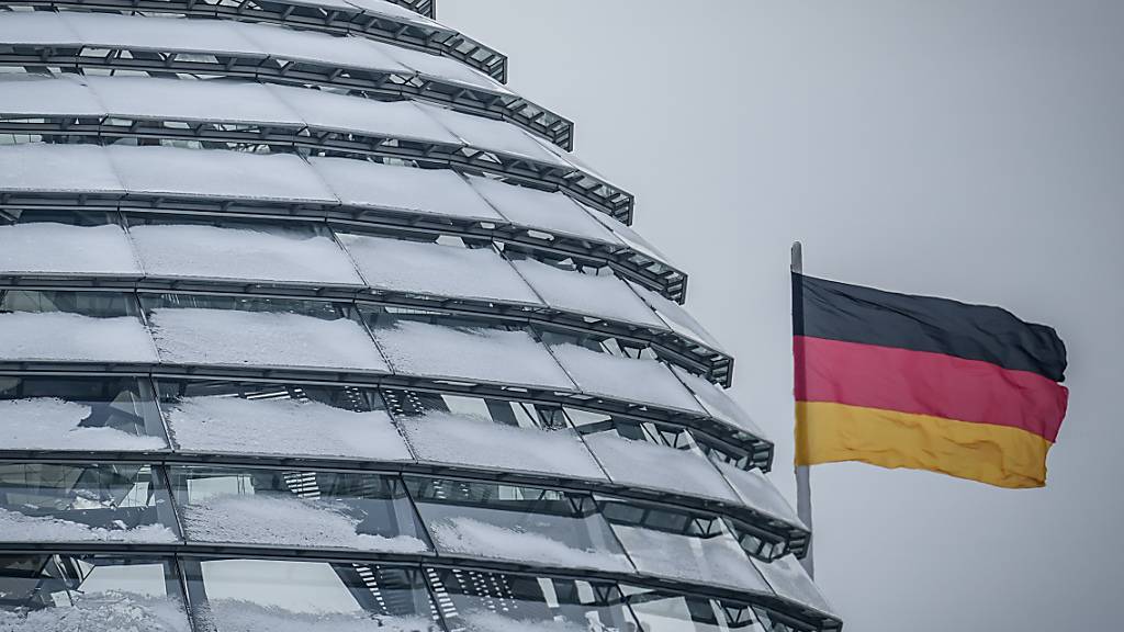 Der deutsche Bundeshaushalt für das kommende Jahr kann aus Sicht der SPD-Fraktionsführung nicht mehr vor Jahresende verabschiedet werden.(Symbolbild) Foto: Kay Nietfeld/dpa